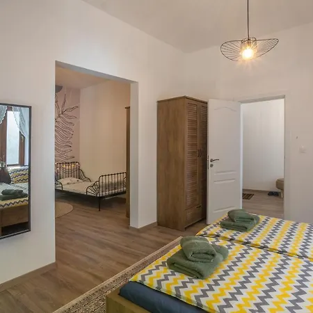 Linden House - A Lovely In Apartment Varna