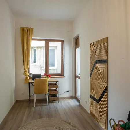 Linden House - A Lovely In Apartman Várna