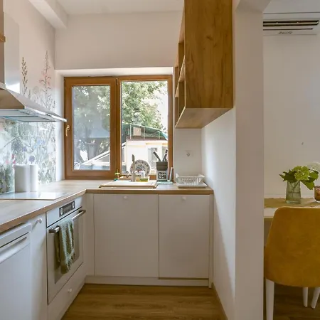 Apartman Linden House - A Lovely In *